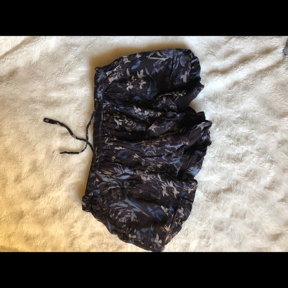 Comfortable Shorts By Kimchi Blue - Picture 2 of 2